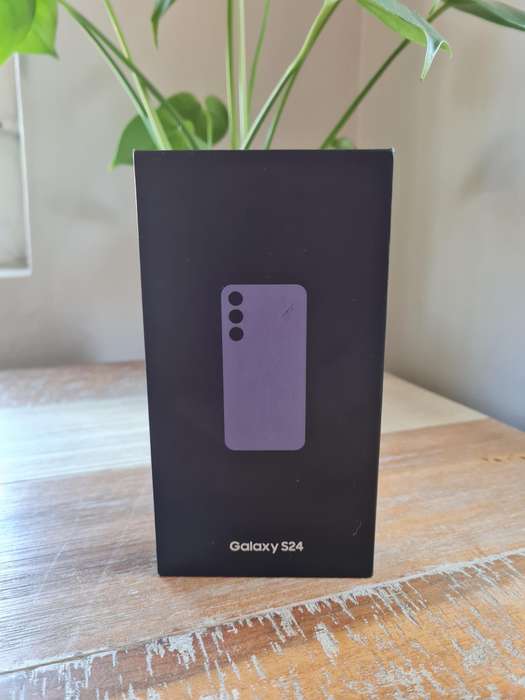 Samsung Galaxy S24 256GB Cobalt Violet