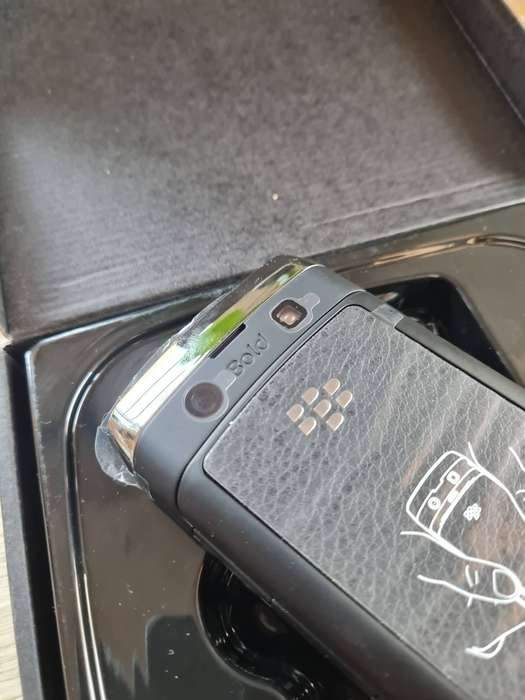 BlackBerry Bold 9700 256MB Black