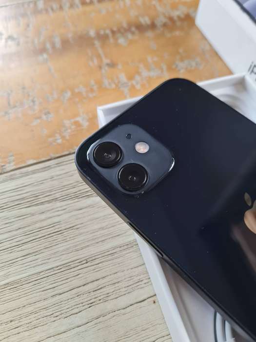 Apple iPhone 12 64GB Black