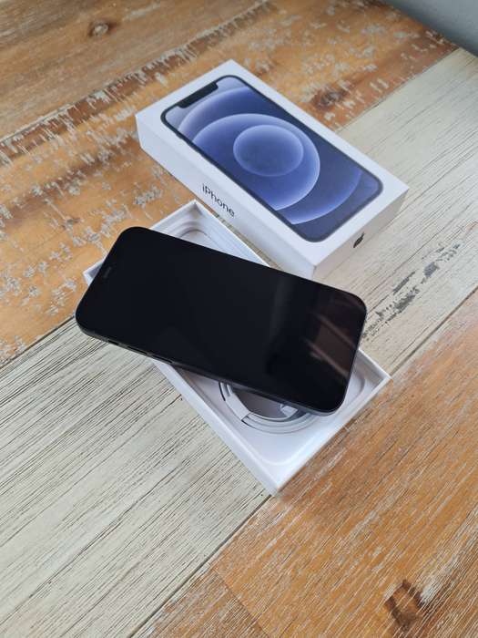 Apple iPhone 12 64GB Black