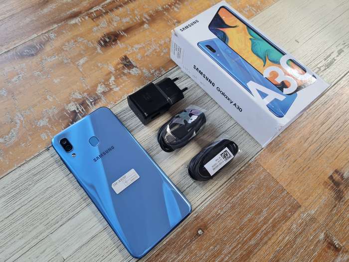 Samsung Galaxy A30 64GB Blue