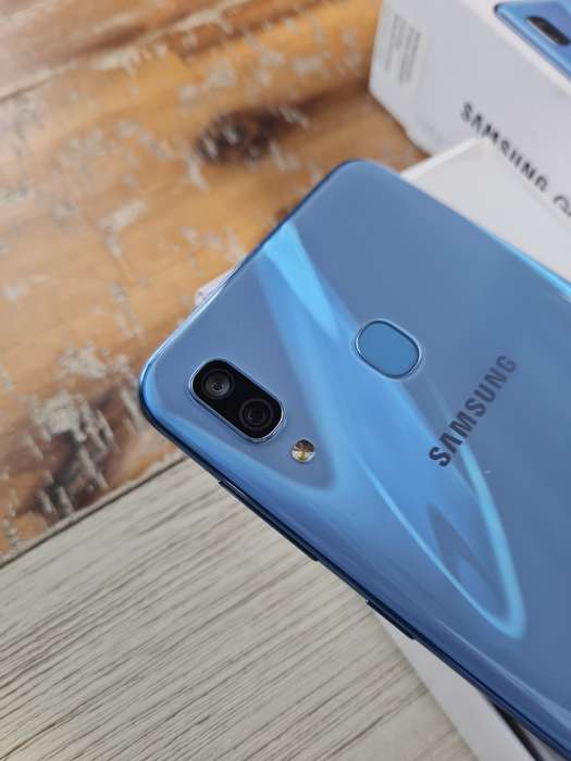 Samsung Galaxy A30 64GB Blue
