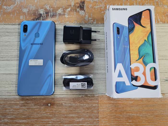 Samsung Galaxy A30 64GB Blue