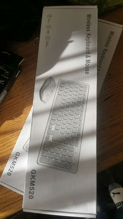 Wireless slim keyboard and mouse set - White