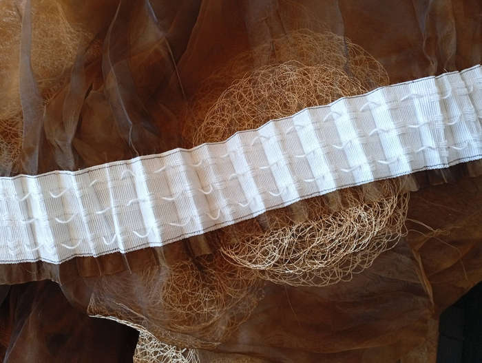 5m organza lace brown/gold
