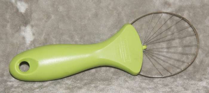 Progressive avocado slicer