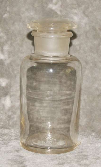 Scientific chemical bottle with ground hand blown glass stopper (300ml)