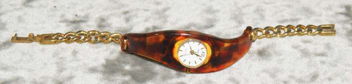 Persona Quartz watch (needs battery)