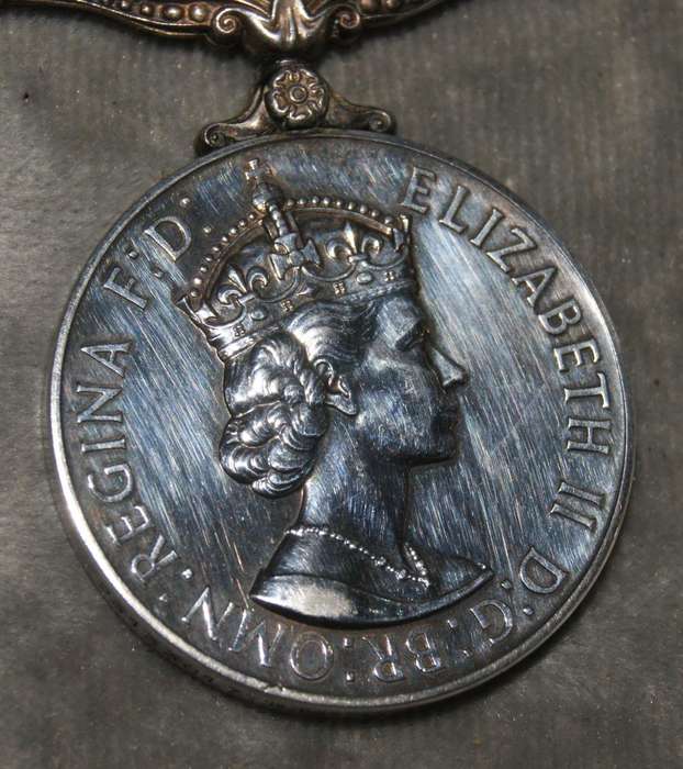 Queens service medal "Malaya" @ crazy low R1 start