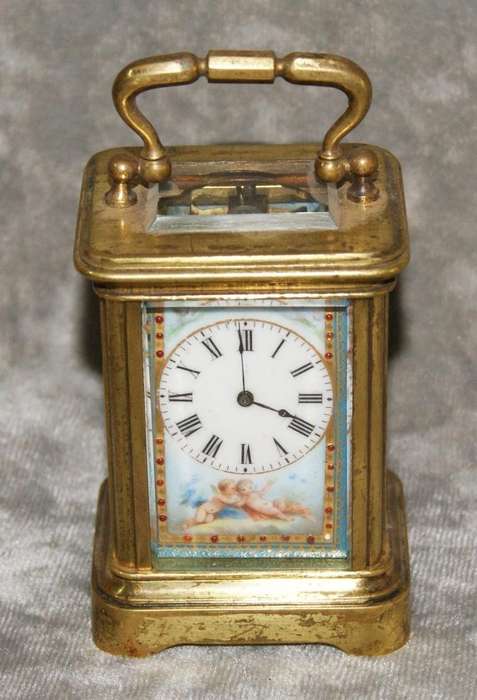 Antique miniature Carriage clock with 2 original keys (untested)