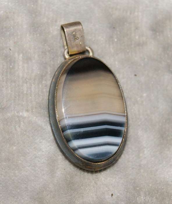 Vintage 830 silver and blue and clear Agate pendant