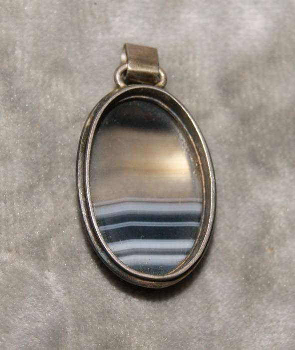 Vintage 830 silver and blue and clear Agate pendant