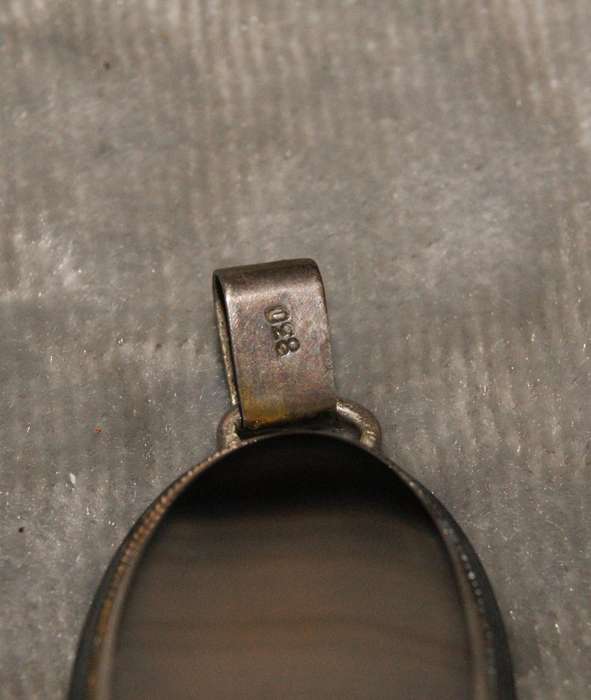 Vintage 830 silver and blue and clear Agate pendant