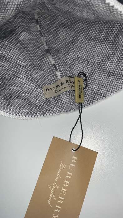 Burberry beanie