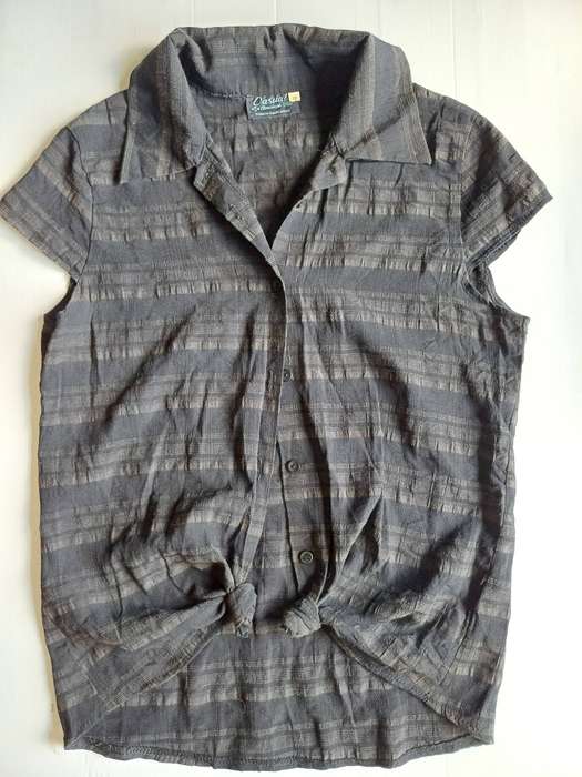 Ladies Top Casual American (Size 32)