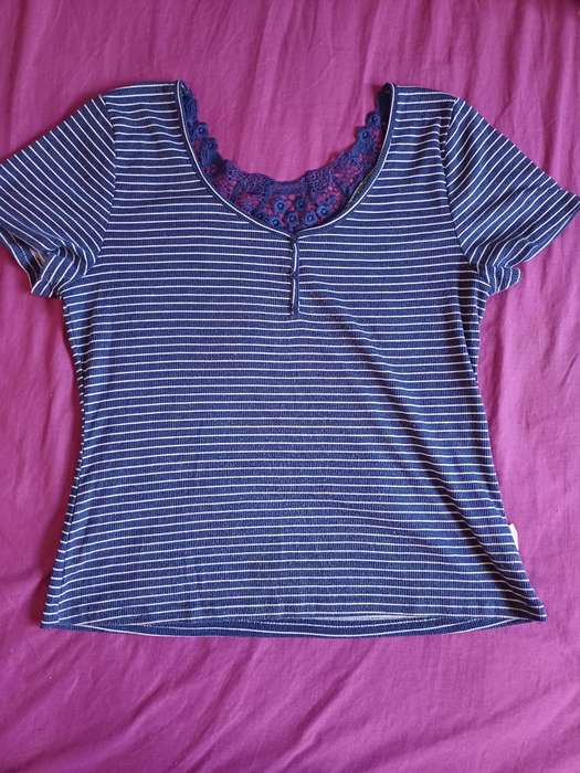 Ladies Top (Size L)