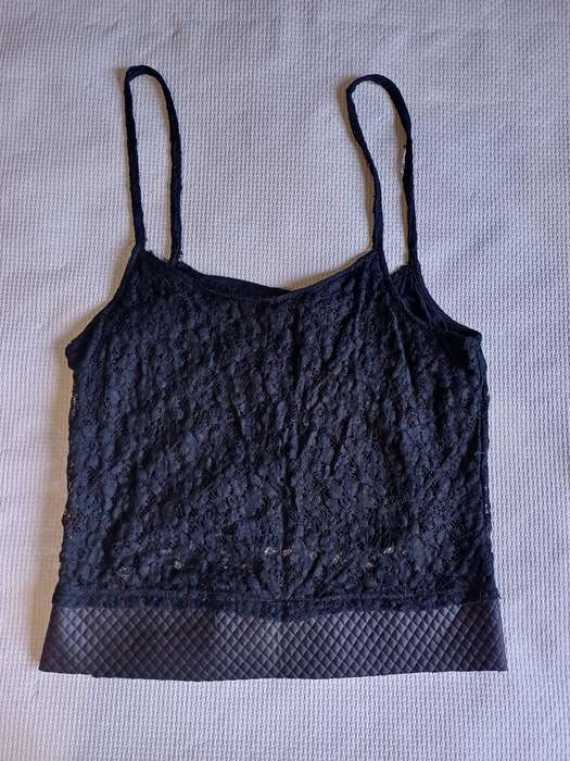 Ladies Top (Size M)