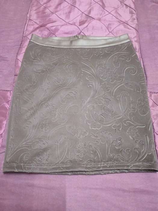 Ladies Skirt (Size M)