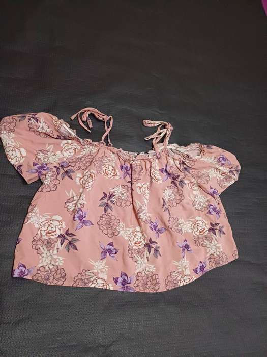 Ladies Top (Size M)