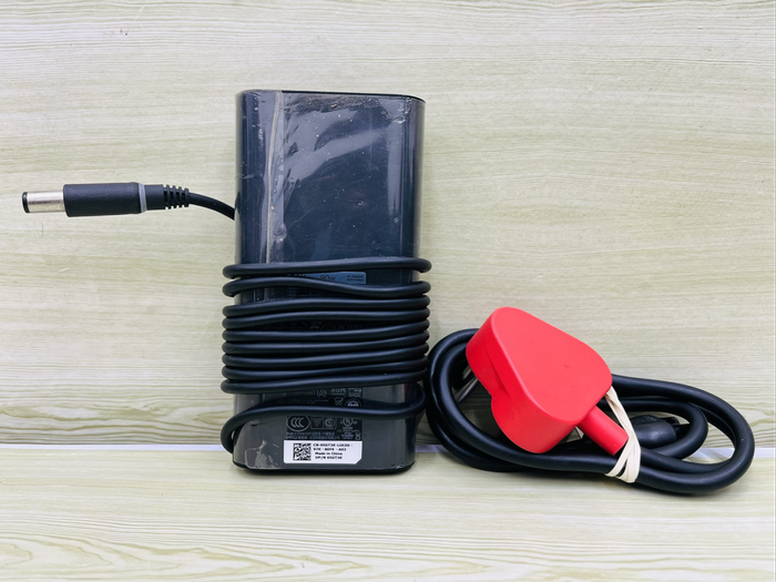 Dell Big Pin Charger 90w 4.62A