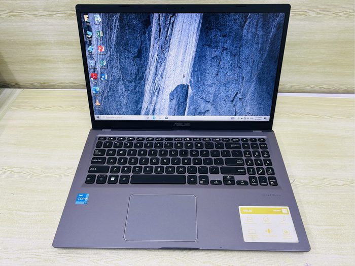 ASUS X515EA-I382G4W Vivobook X515EA Intel Core i3-1115G4 8GIG 256 NVME