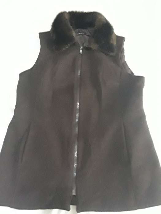 BROWN COAT WITH FURR COLLAR