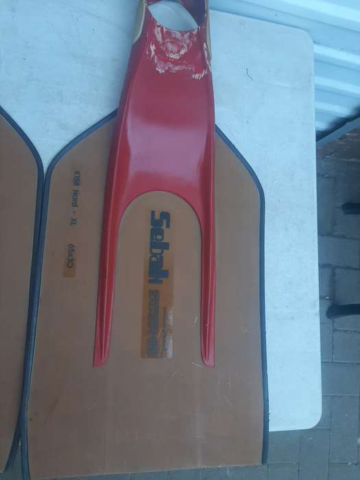 Diving fins