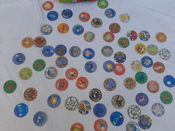 Pokemon basic cards & tazos
