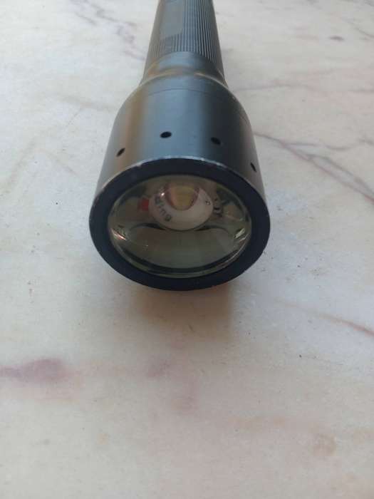 Led lenser torch