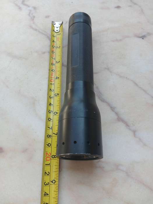 Led lenser torch