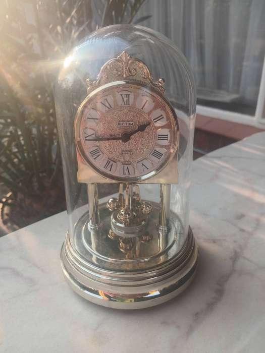 Battery operated mini dome clock
