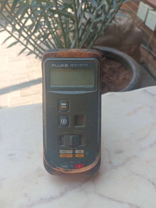 Fluke 11 multimeter