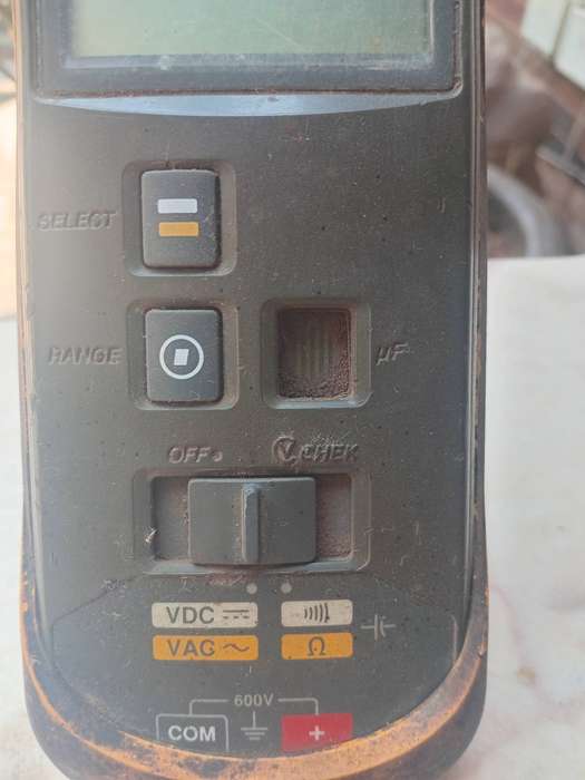 Fluke 11 multimeter