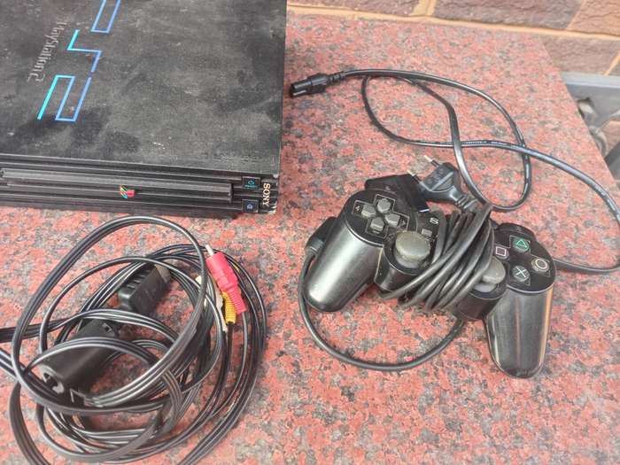 Sony Playstation 2 fat console
