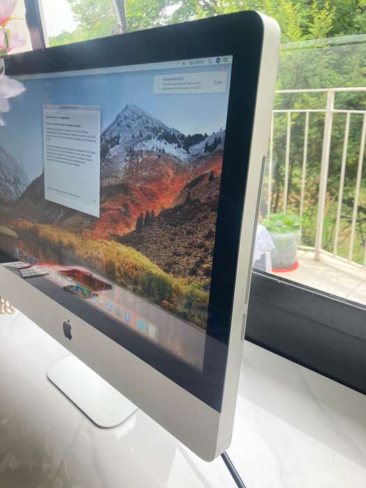 Apple iMac 21.5" (Mid 2011) - Core i5, 8GB RAM, 1TB