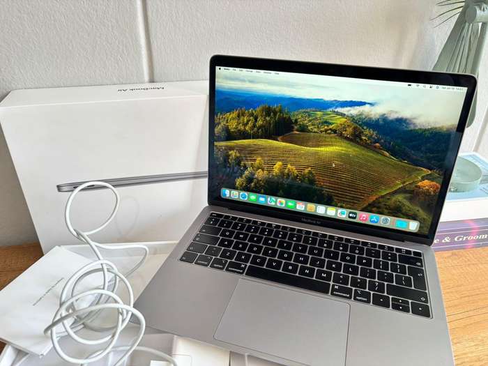 2019 Apple MacBook Air 13" Retina Display | Intel Core i5 | 8GB RAM | 128GB SSD