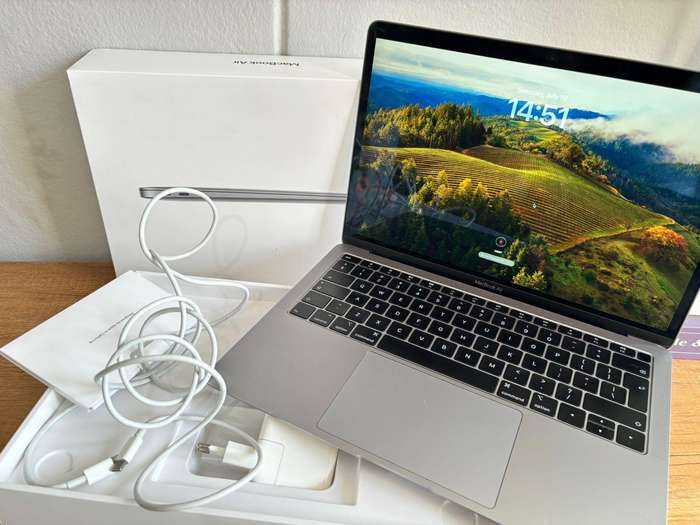 2019 Apple MacBook Air 13" Retina Display | Intel Core i5 | 8GB RAM | 128GB SSD