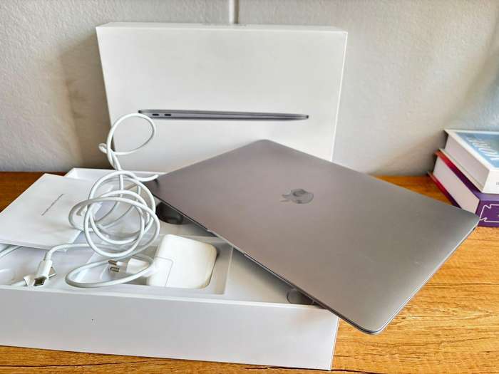2019 Apple MacBook Air 13" Retina Display | Intel Core i5 | 8GB RAM | 128GB SSD