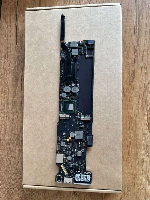 Apple MacBook Air 13" Logic Board (A1466/A1465, 2011) | i5 1.7GHz | 4GB RAM | iCloud-Free