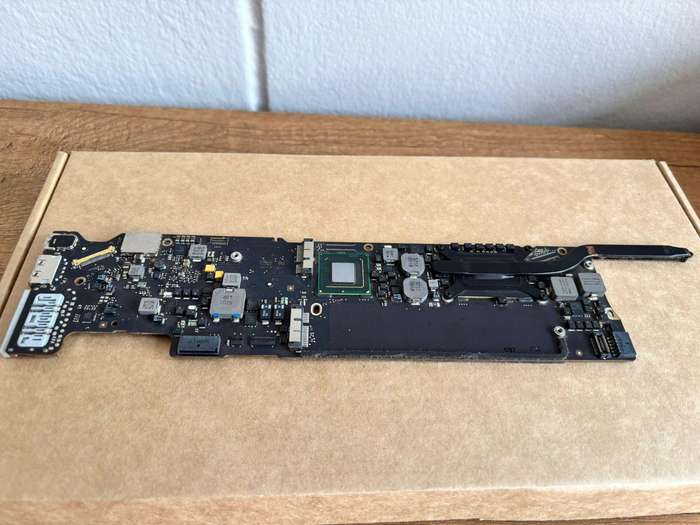 Apple MacBook Air 13" Logic Board (A1466/A1465, 2011) | i5 1.7GHz | 4GB RAM | iCloud-Free