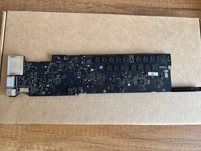 Apple MacBook Air 13" Logic Board (A1466/A1465, 2011) | i5 1.7GHz | 4GB RAM | iCloud-Free