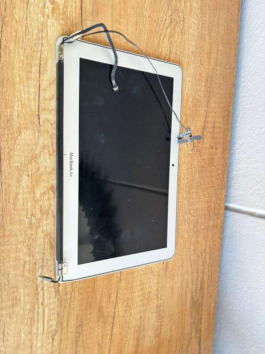 MacBook Air 11" (Mid 2013 - Early 2015) Display Assembly A1465 Model Grade-D