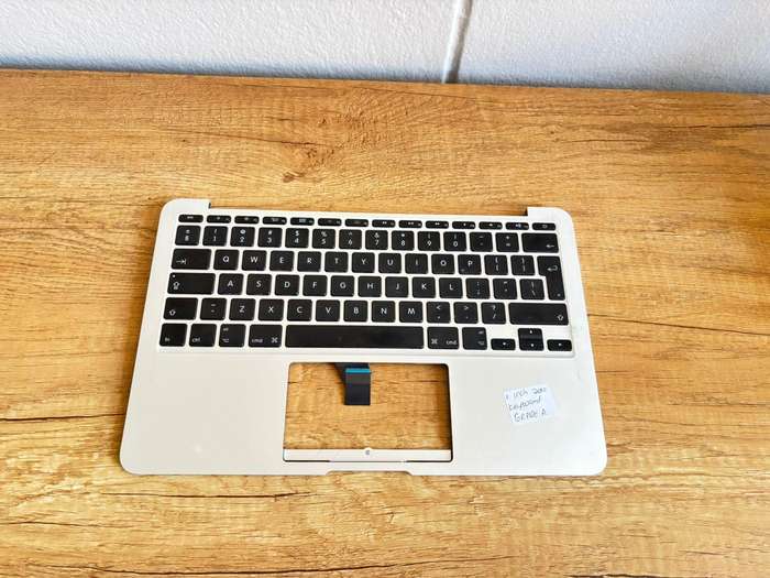 MacBook Air 11" (Mid 2010 - 2011) Upper Case with Keyboard  Grade A (Used)