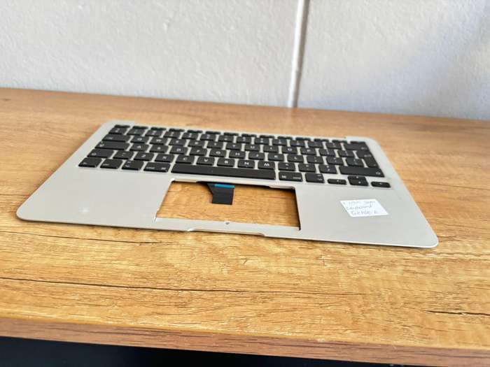 MacBook Air 11" (Mid 2010 - 2011) Upper Case with Keyboard  Grade A (Used)