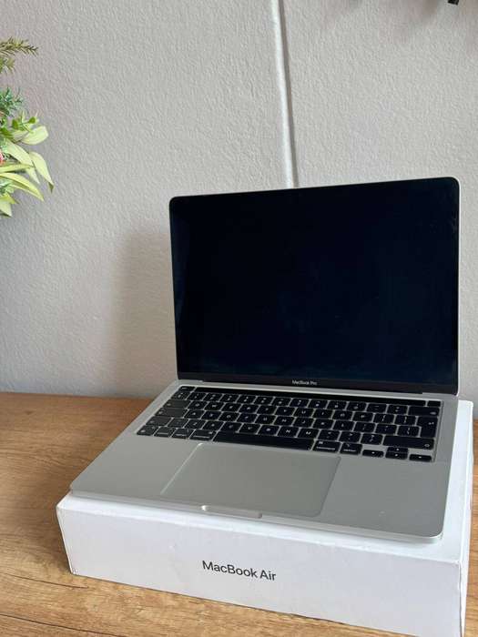 Apple MacBook Pro 13.3" (2020) Touch Bar  M1 Chip/ 8GB RAM / 256GB SSD  Grade A Used