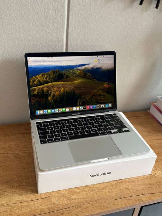 Apple MacBook Pro 13.3" (2020) Touch Bar  M1 Chip/ 8GB RAM / 256GB SSD  Grade A Used