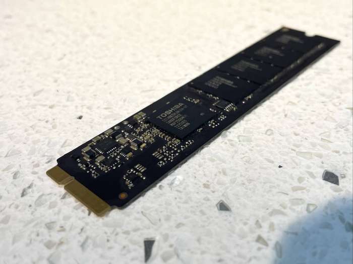 Genuine Apple 64GB SSD  THNSNS064GMFP  Compatible with MacBook Air 11" & 13" (Mid 2012)