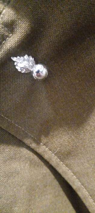 SADF LADIES' TUNIC SERVICE DRESS.  DATED 1982.SMALL IN SIZE.(LADY CAPTAIN)..