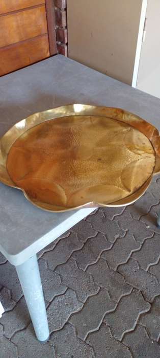 MASSIVE SERVING BRASS TRAY.SEE DESC.