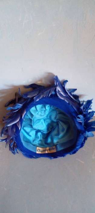 Vintage "It's a Paragon" Hat Box with Blue Feathered Hat Inside.
